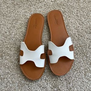 Universal Thread - white slip on sandals - size 6